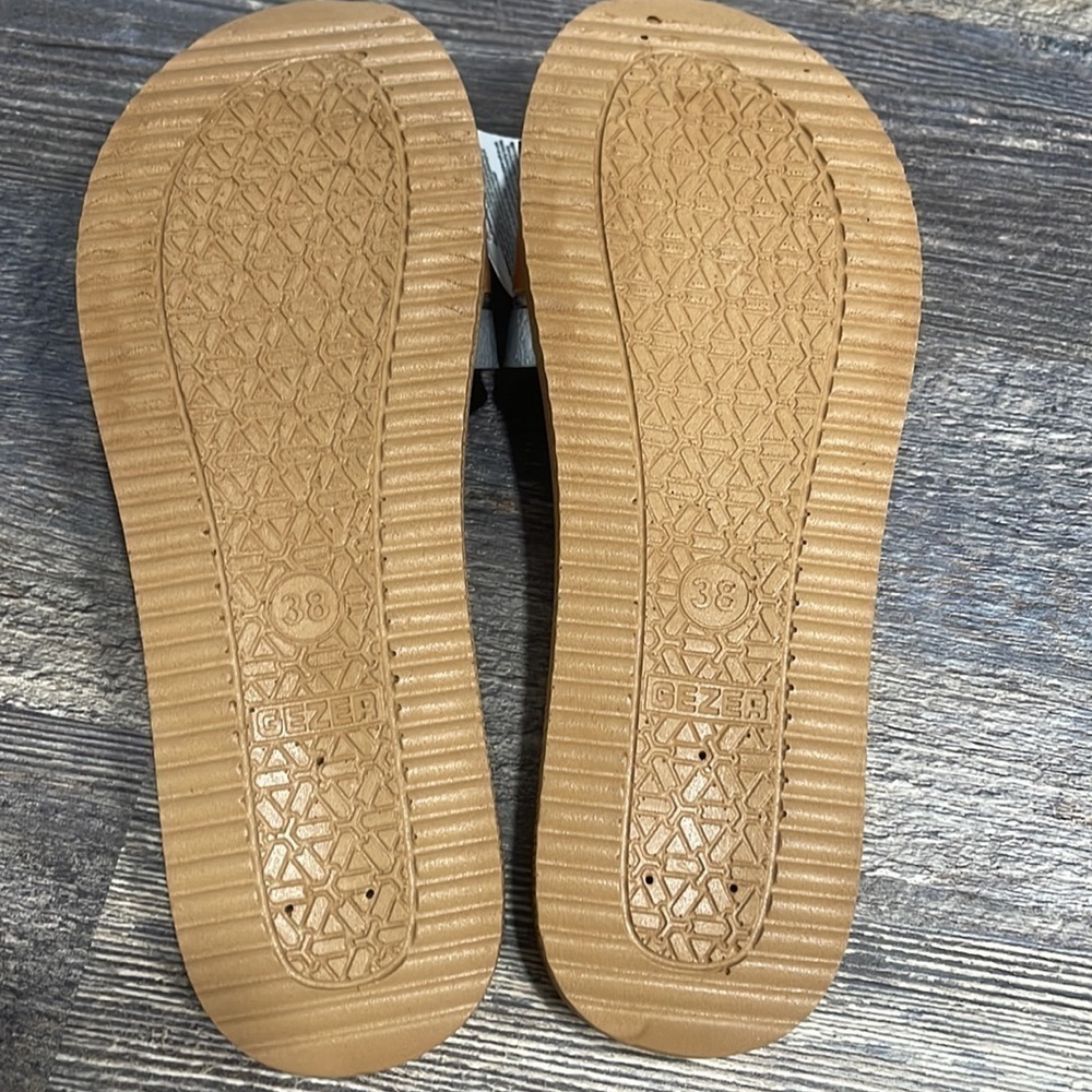 Slippers - Picture 4 of 6